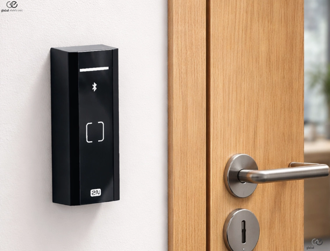 RFID/NFC reader in an office environment